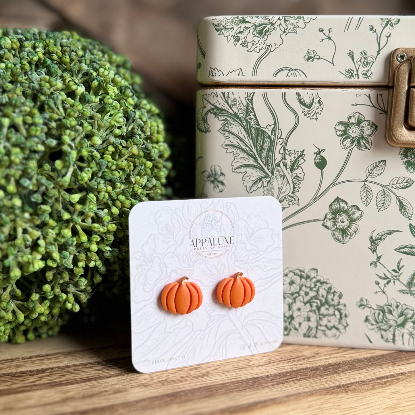 PUMPKIN-STUDS