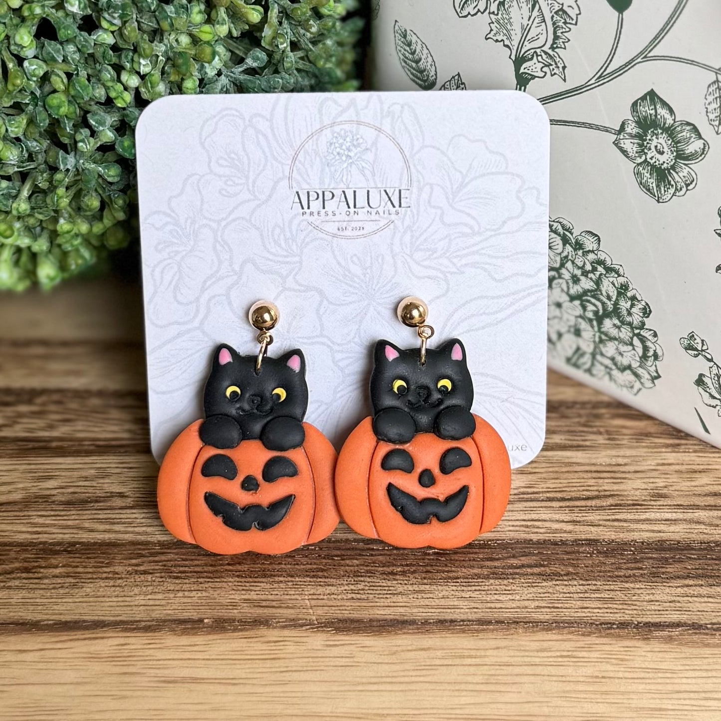 CAT ON JACK O LANTERN- DANGLES