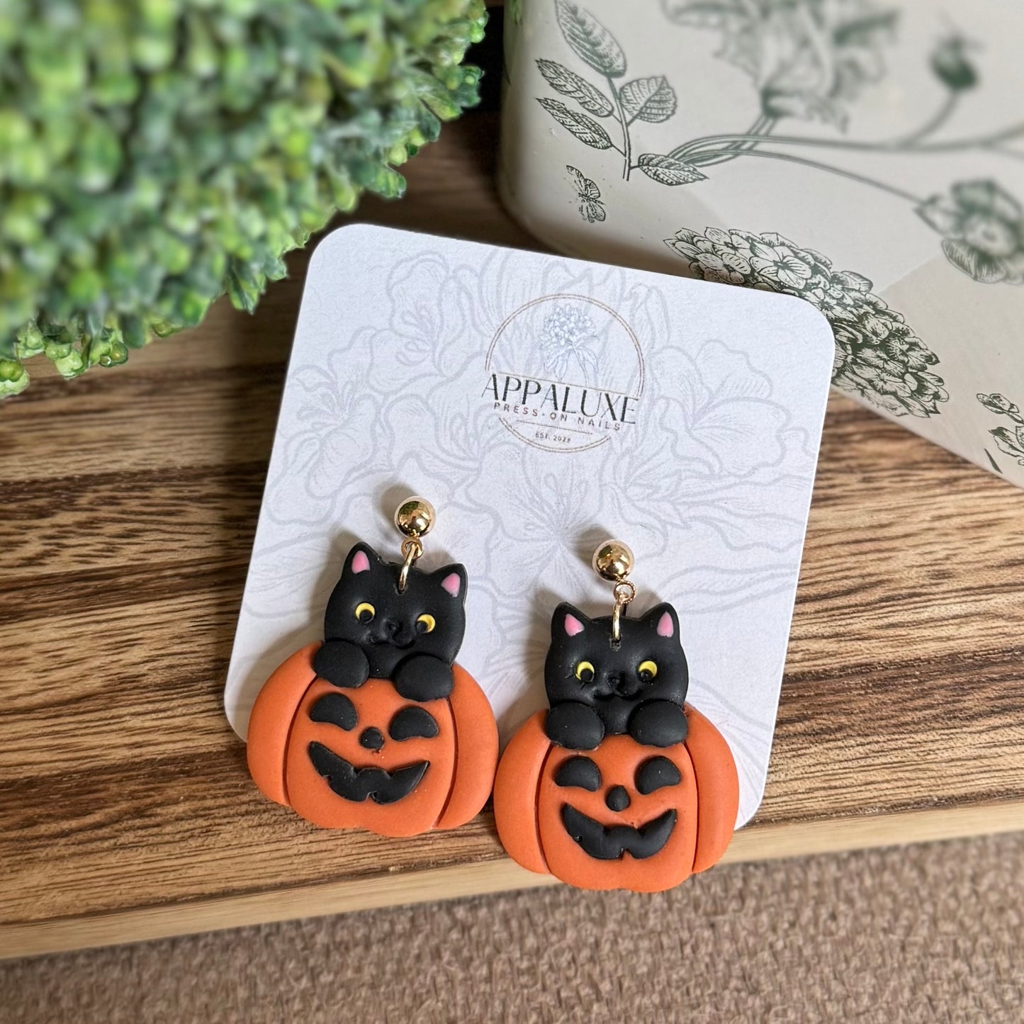 CAT ON JACK O LANTERN- DANGLES