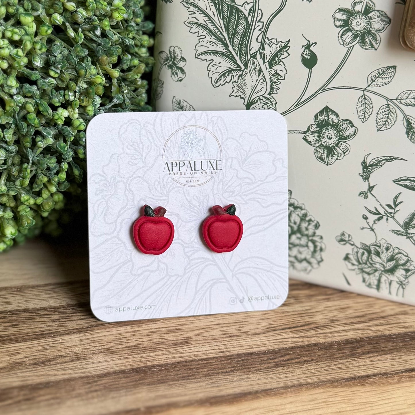 APPLE- STUDS