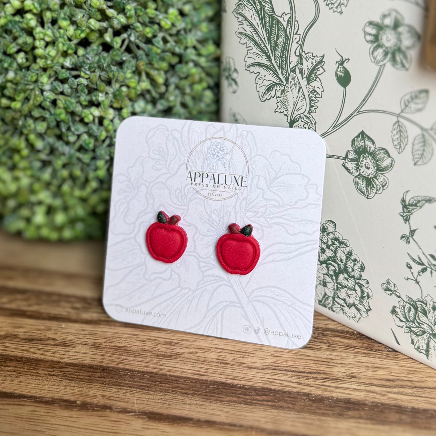 APPLE- STUDS