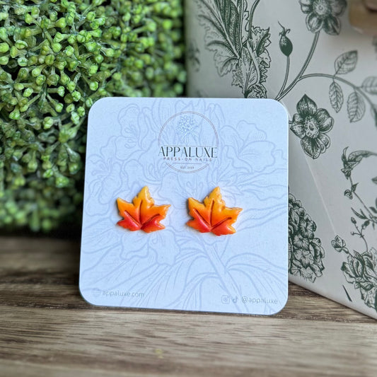MINI MAPLE LEAVES - STUD