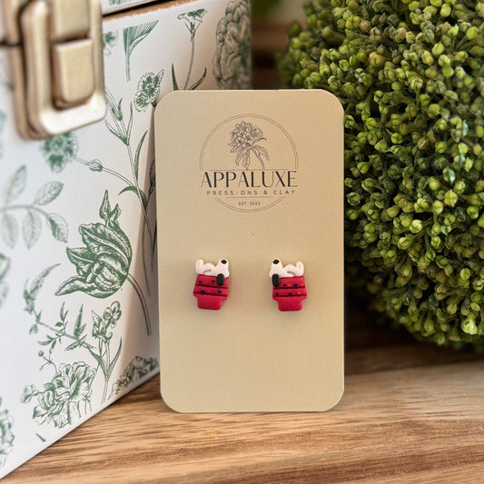 Mini Snoopy on Christmas House