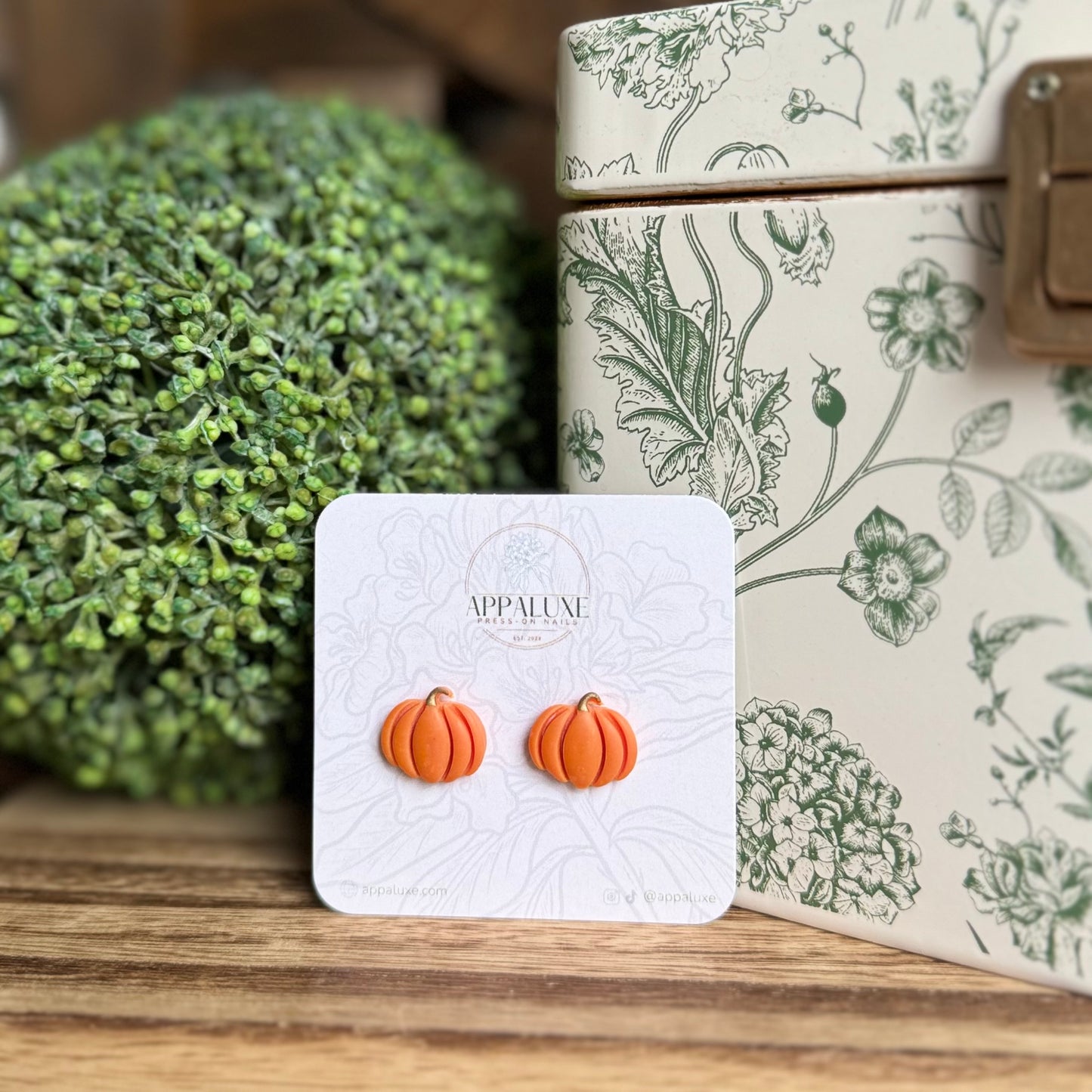 PUMPKIN-STUDS
