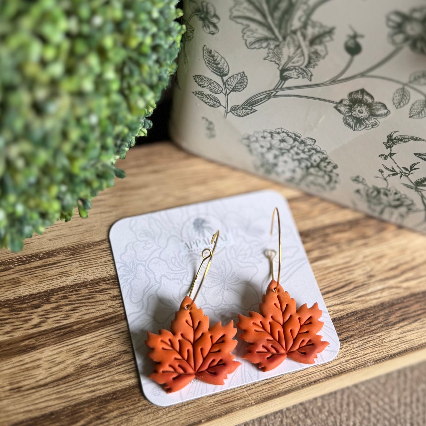 MAPLE LEAVES - HOOPS