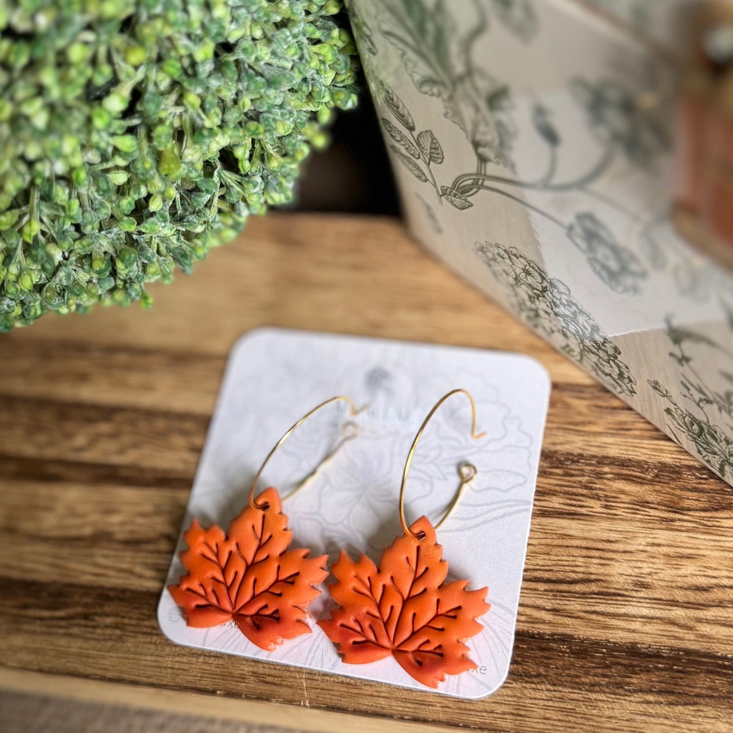 MAPLE LEAVES - HOOPS