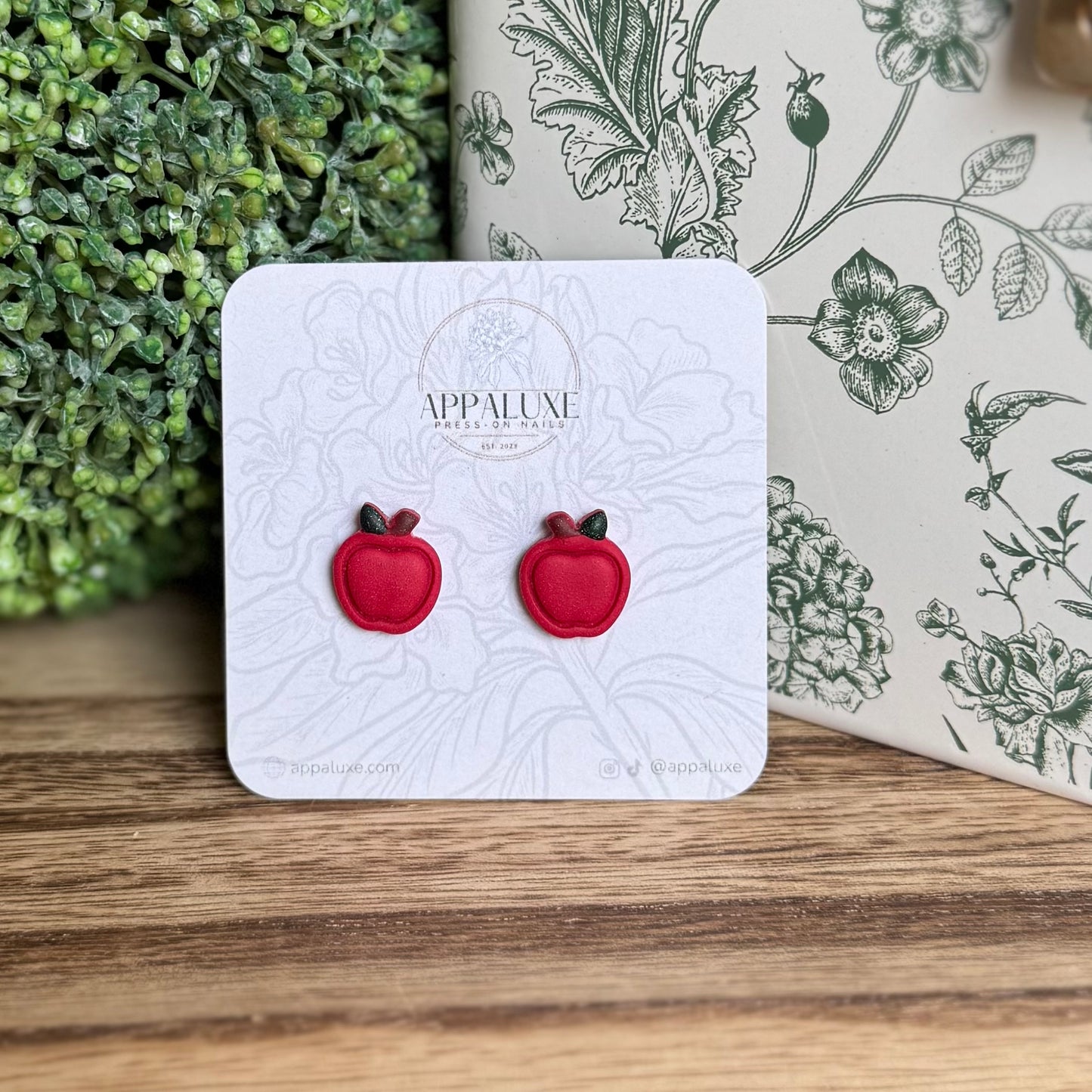 APPLE- STUDS