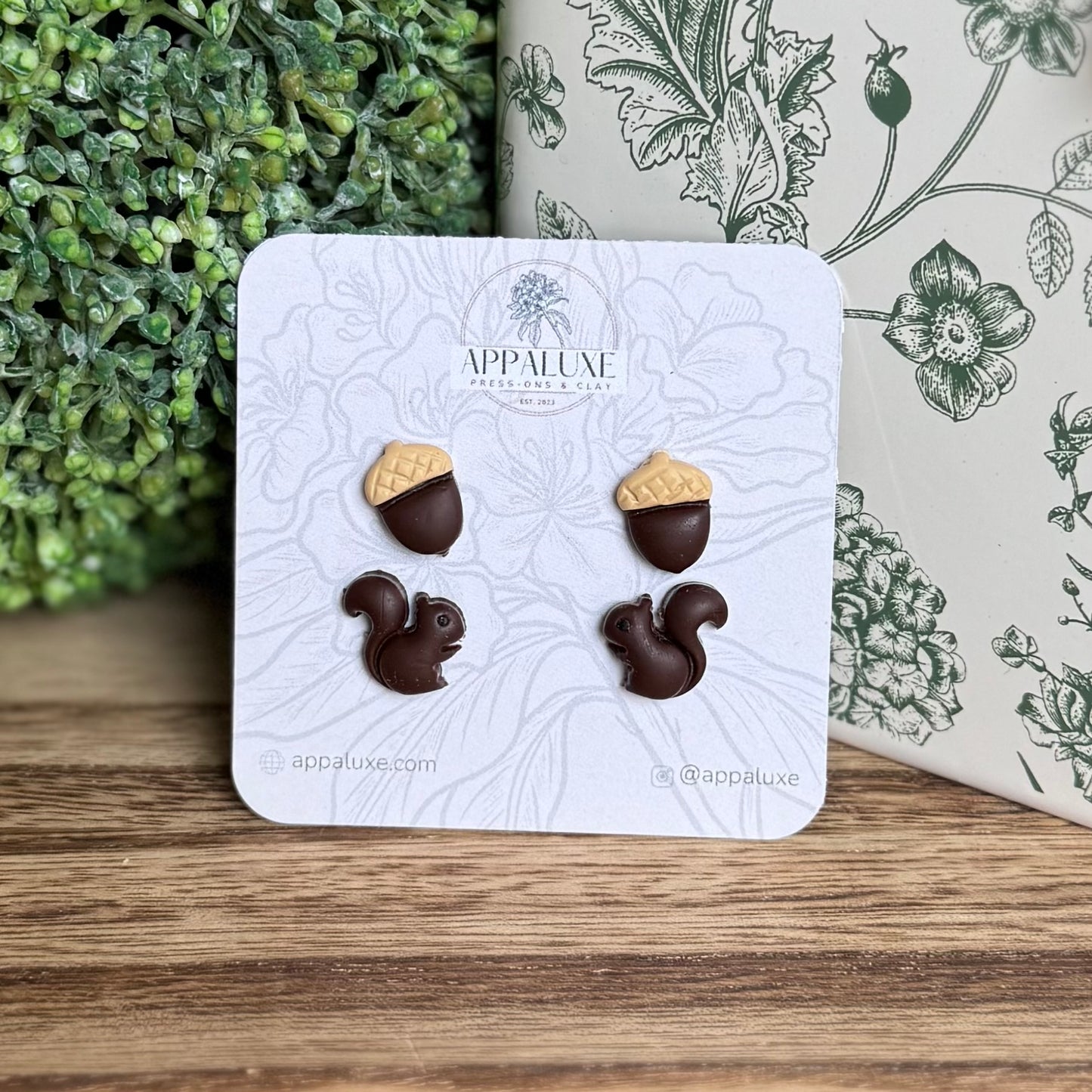 SQUIRREL & ACORN - STUD PACK