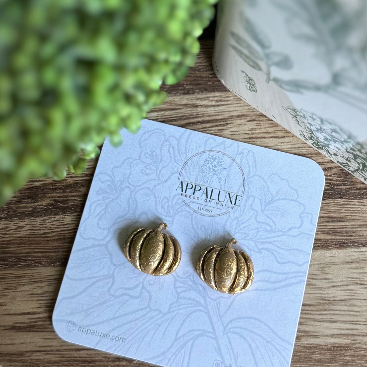 METALLIC PUMPKINS- STUDS